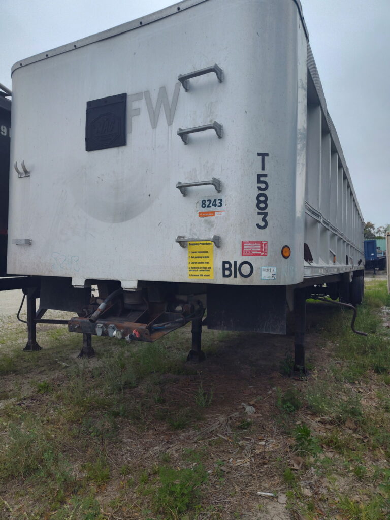 A detailed view of the TRL2 equipment showcasing its robust design and features, ideal for heavy-duty applications.